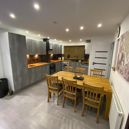 Hollemeadow Villa Bloxwich Eksteriør bilde