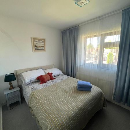Hollemeadow Villa Bloxwich Eksteriør bilde