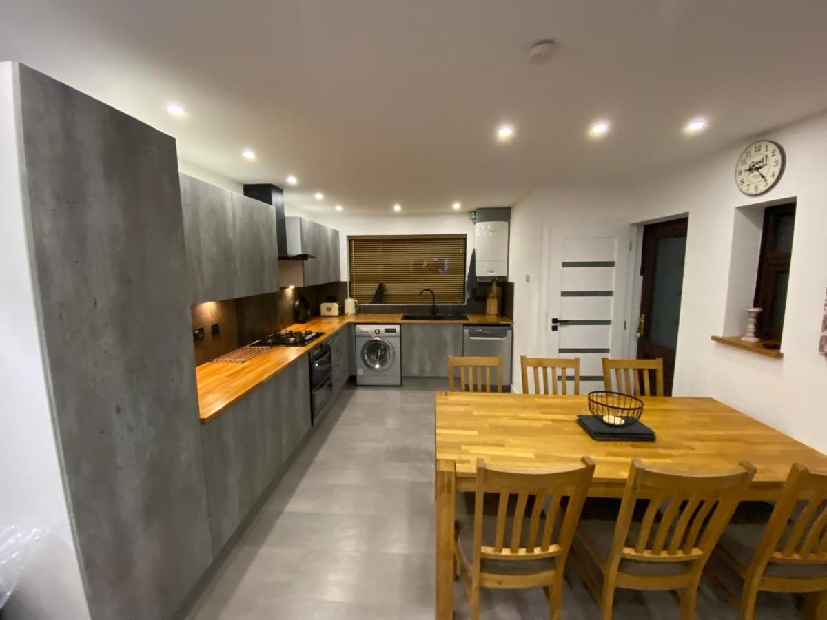 Hollemeadow Villa Bloxwich Eksteriør bilde