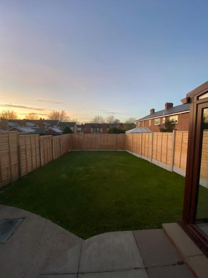 Hollemeadow Villa Bloxwich Eksteriør bilde