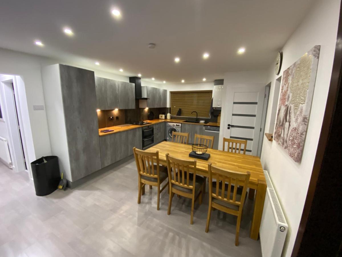 Hollemeadow Villa Bloxwich Eksteriør bilde