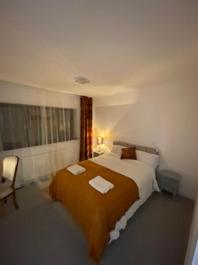 Hollemeadow Villa Bloxwich Eksteriør bilde